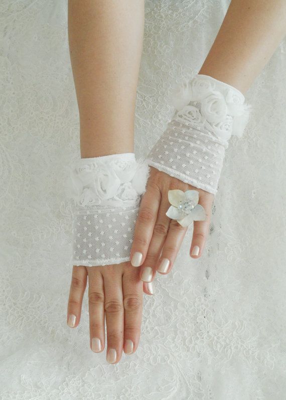 перчатки в викторианском стиле