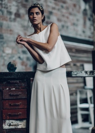 Laure-de-Sagazan-Robes-de-mariee-retro-collection-2016-Photo-Laurent-Nivalle-La-mariee-aux-pieds-nus-5-309x433.jpg